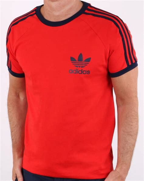 herren adidas t shirt mit buntem emblem|bunte T.